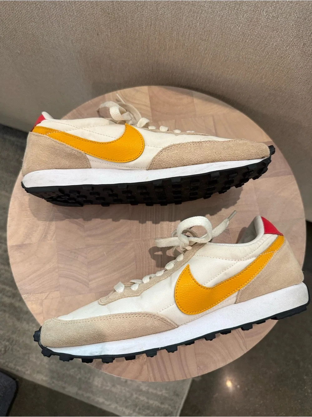 Nike Daybreak Pale Ivory Sneakers Size 7
